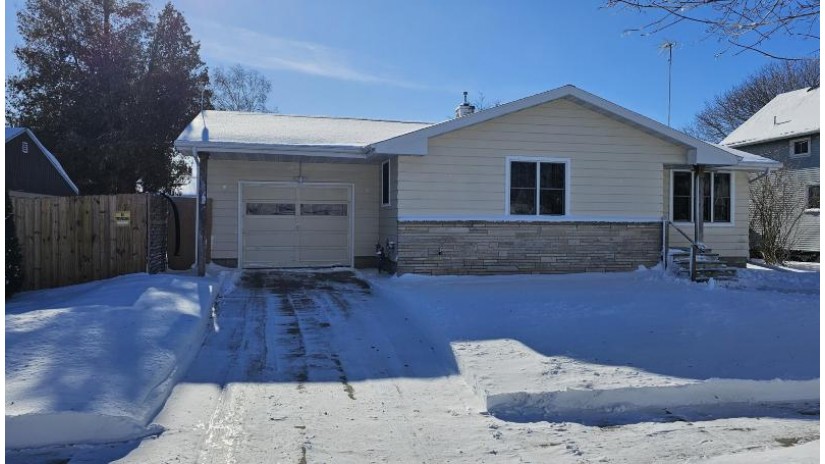 2313 10th St Two Rivers, WI 54241 by Action Realty $129,900