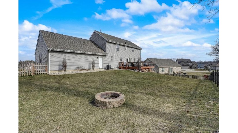 1401 Old Spruce Rd Burlington, WI 53105 by Market Realty Group $499,900