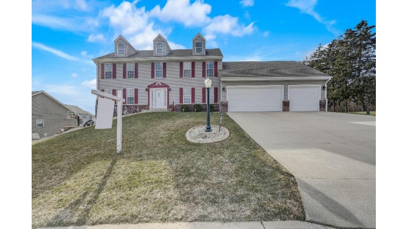 1401 Old Spruce Rd Burlington, WI 53105 by Market Realty Group $499,900