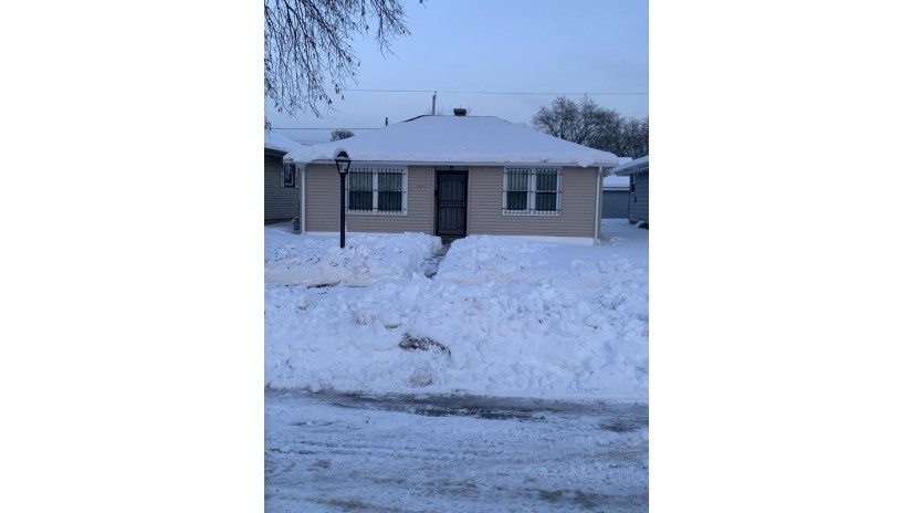 5870 N 80th St Milwaukee, WI 53218 by Any House Realty LLC $124,900