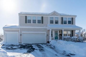 213 W Hidden Trl, Elkhorn, WI 53121