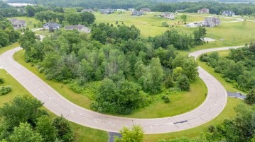 4281 S Woodcrest Ridge Dr, West Bend, WI 53095