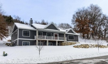 940 Stonebridge Ave, Onalaska, WI 54650