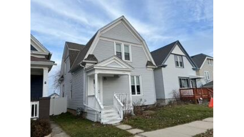 1214 Monroe Ave South Milwaukee, WI 53172 by Grapevine Realty $229,900