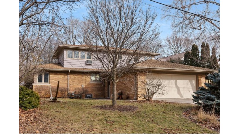 4461 N Lake Dr Shorewood, WI 53211 by Keller Williams Realty-Milwaukee North Shore $1,100,000