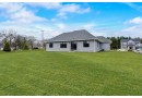 W251N2312 Valleyview Cir, Pewaukee, WI 53072 by Bielinski Homes, Inc. $680,900