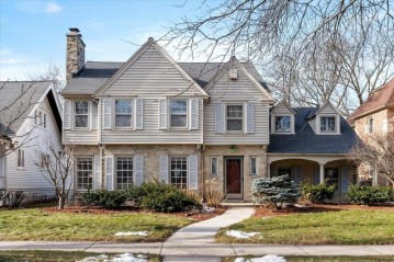 4823 N Oakland Ave, Whitefish Bay, WI 53217