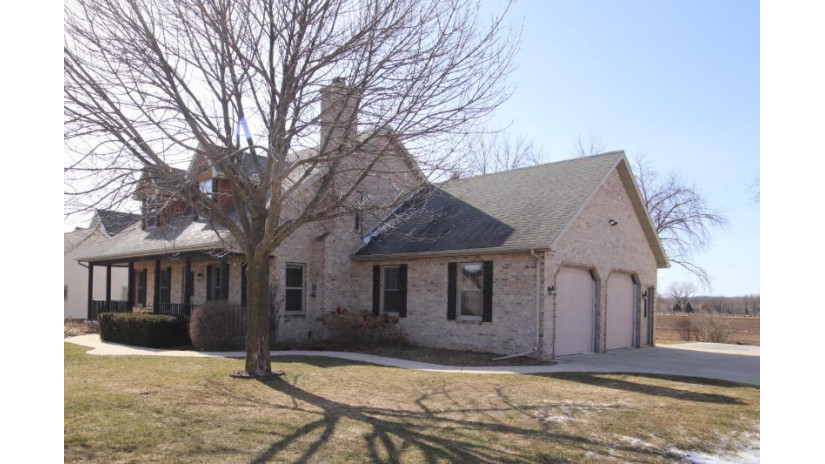 267 Kiesner Dr Chilton, WI 53014 by Premier Properties Realty, LLC $364,900