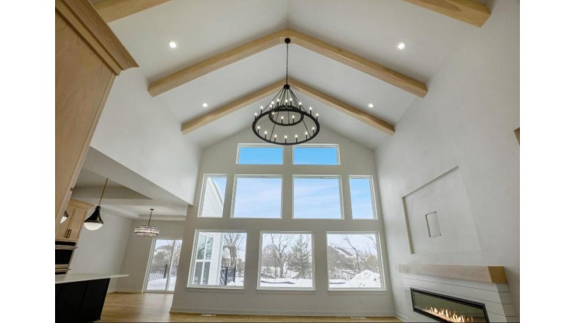 N40W23647 William Way Pewaukee, WI 53072 by Lake Country Flat Fee $1,275,000