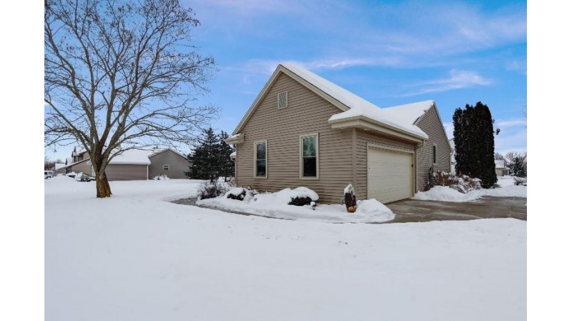 200 Hawthorne Dr Eagle, WI 53119 by Keller Williams-MNS Wauwatosa $389,900