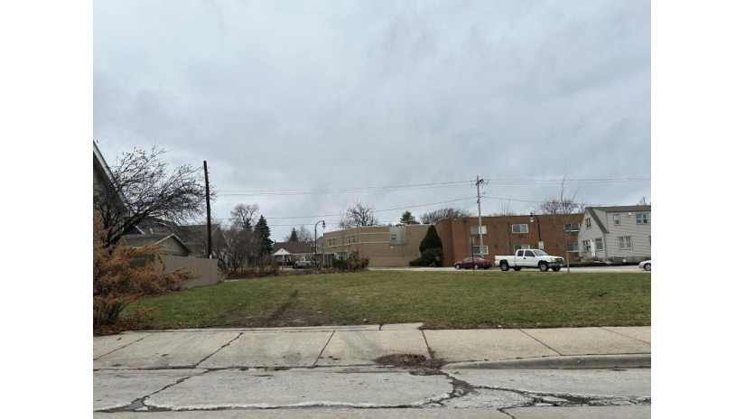 9201 W National Ave West Allis, WI 53227 by Jason Scott Realty & Management, LLC $80,000