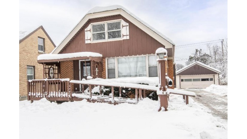 3928 S 56th St Milwaukee, WI 53220 by Premier Point Realty LLC $235,000
