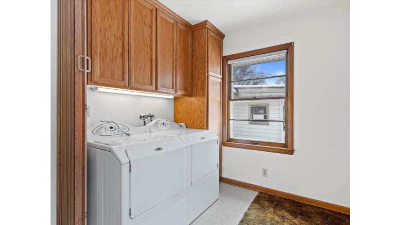 821 S 100th St West Allis, WI 53214 by Keller Williams Realty-Milwaukee Southwest - 262-599-8980 $259,900