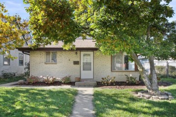 5767 N 79th St, Milwaukee, WI 53218