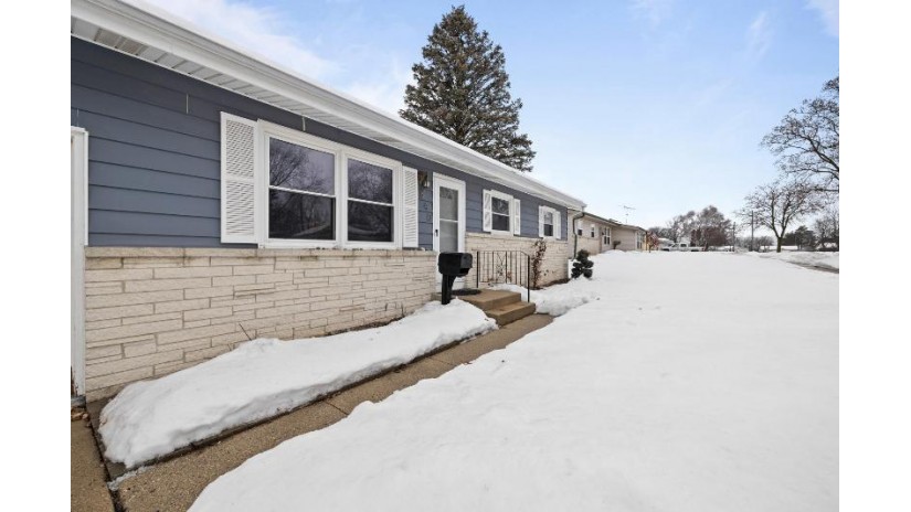 640 Pleasant Dr West Bend, WI 53095 by Coldwell Banker Realty $264,900