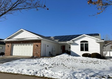 1017 Windhill St, Onalaska, WI 54650