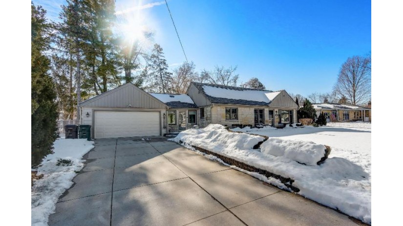 12435 W Needham Dr New Berlin, WI 53151 by Redfin Corporation $311,000