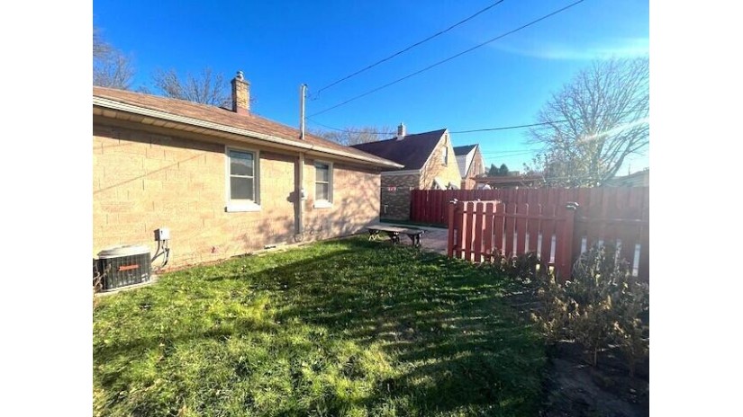 3125 S 17th St Milwaukee, WI 53215 by Homestead Realty, Inc $230,000