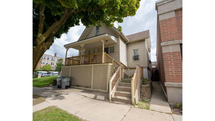 812 N 20th St 816 Milwaukee, WI 53233 by Founders 3 Real Estate Services $340,000