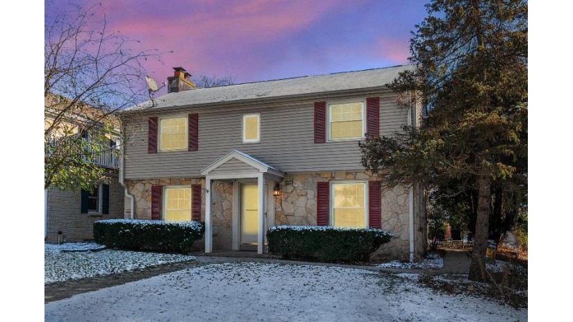 2140 N 93rd St Wauwatosa, WI 53226 by Coldwell Banker HomeSale Realty - Wauwatosa $523,000
