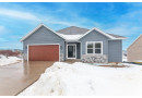 933 Durango Dr, Hartford, WI 53027 by First Weber Inc- West Bend $434,900