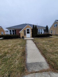 816 Melvin Ave, Racine, WI 53402-4230