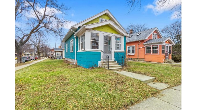 702 E Linus St Milwaukee, WI 53207 by Coldwell Banker Realty $249,900