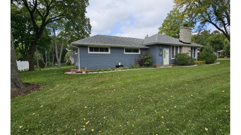 8934 389th Ave Randall, WI 53105 by Coldwell Banker Realty -Racine/Kenosha Office $385,000