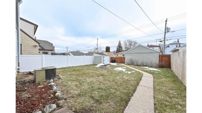 2362 S 75th St West Allis, WI 53219 by Parkway Realty, LLC $209,900