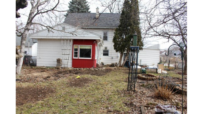 214 Weis Ave Fond Du Lac, WI 54935 by Homestead Realty, Inc $189,000
