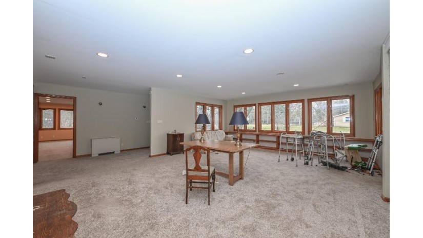 4707 W Elmdale Rd Mequon, WI 53092 by Closing Time Realty, LLC $325,000