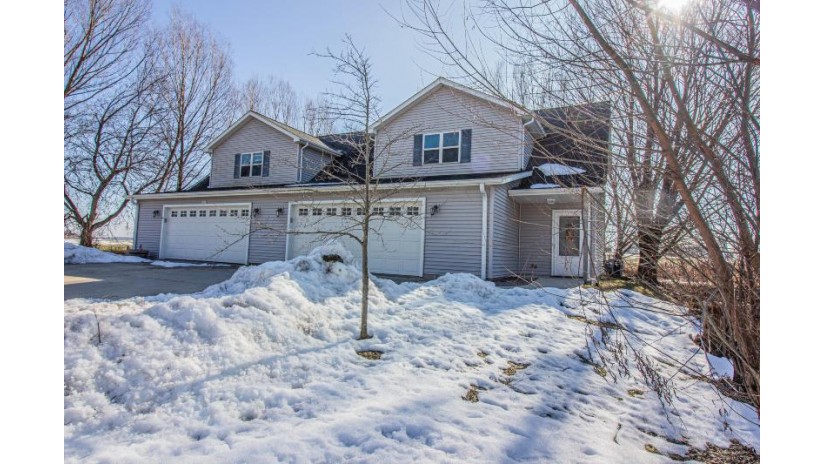 2535 Deerfield Dr West Bend, WI 53090 by Redefined Realty Advisors LLC - 2627325800 $299,900