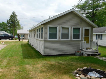 W6070 North Bay Cir, Wescott, WI 54166-1421