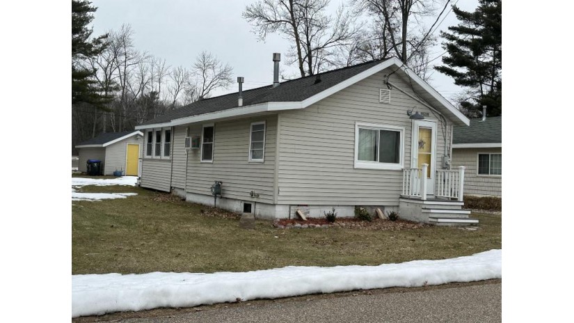W6070 North Bay Cir Wescott, WI 54166 by RE/MAX North Winds Realty, LLC $219,500