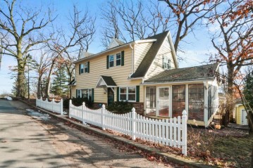 586 Diversey Pkwy, Williams Bay, WI 53191