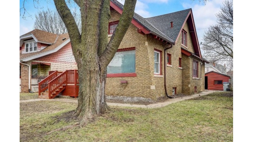 2930 N 39th St Milwaukee, WI 53210 by Realty Executives Integrity~NorthShore $200,000