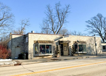 174 S Main St, Thiensville, WI 53092