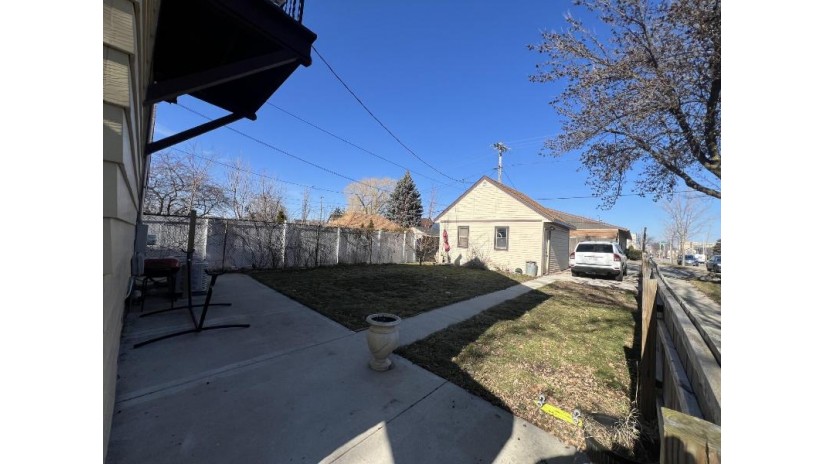 4002 W Orchard St Milwaukee, WI 53215 by Cherry Home Realty, LLC $250,000