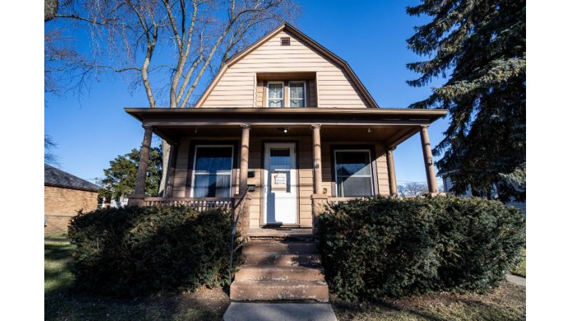 705 N Chicago Ave South Milwaukee, WI 53172 by Compass RE WI-Tosa $239,900