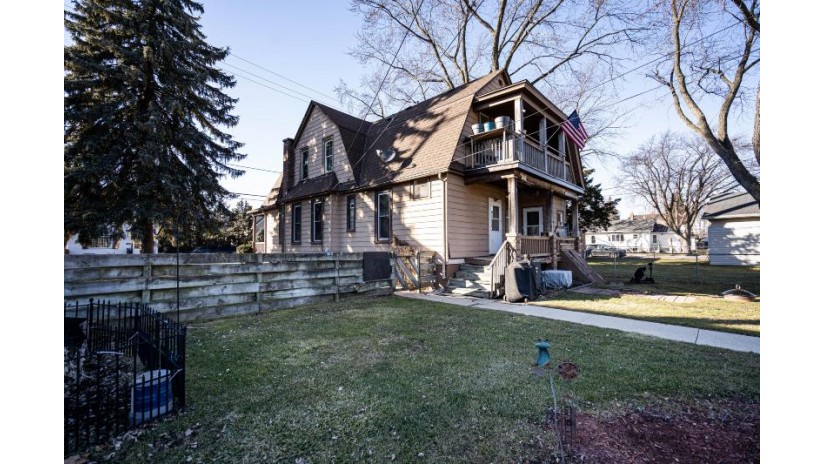 705 N Chicago Ave South Milwaukee, WI 53172 by Compass RE WI-Tosa $239,900