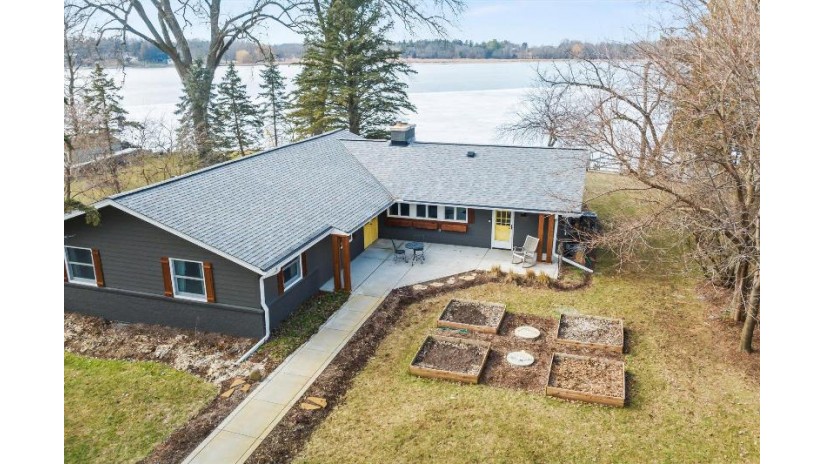 419 N Golden Cedar Ln Summit, WI 53066 by Realty Executives - Integrity - hartlandfrontdesk@realtyexecutives.com $1,499,900