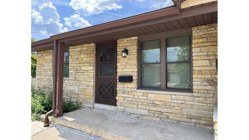 4173 S 14th St Milwaukee, WI 53221 by United REALTORS, LLC $194,940