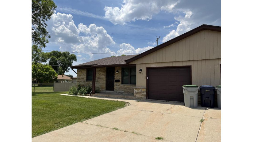 4173 S 14th St Milwaukee, WI 53221 by United REALTORS, LLC $194,940