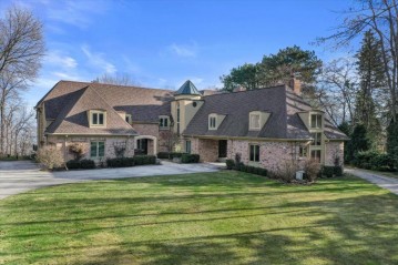 1460 E Bay Point Rd, Bayside, WI 53217