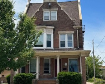 947 N 19th St, Milwaukee, WI 53233-1617