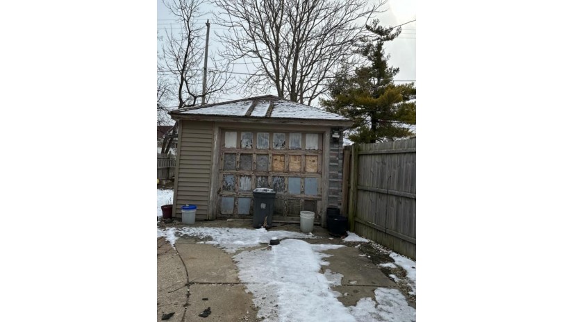 1528 S Comstock Ave Milwaukee, WI 53204 by Lyon Realty, LLC - Milwaukee $120,000