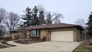 5316 45th St, Kenosha, WI 53144-1895