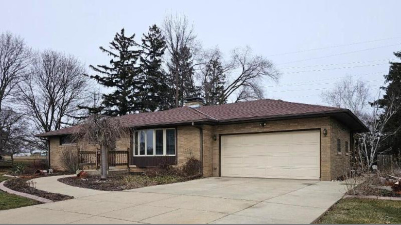 5316 45th St Kenosha, WI 53144 by RealtyPro Professional Real Estate Group $344,900