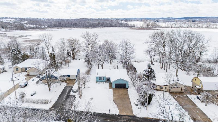 2997 Smith Lake Rd Barton, WI 53090 by Berkshire Hathaway HomeServices Metro Realty $525,000