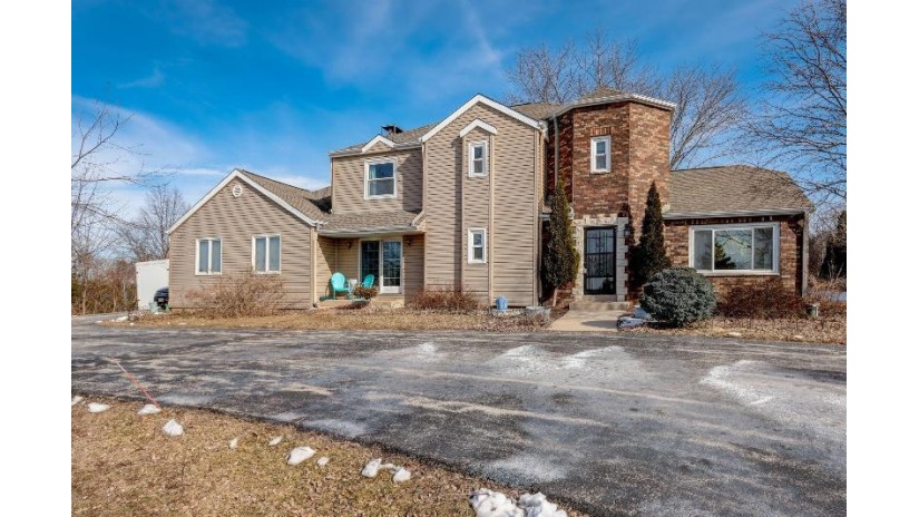 W305S7686 Applewood Ln Mukwonago, WI 53149 by Realty Executives Southeast $459,900